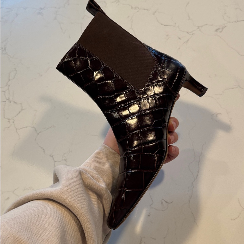 Madewell The Dimes Chelsea Boot in Coffee Bean - Picture 8 of 11
